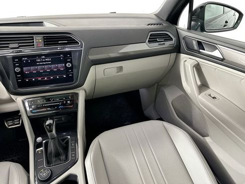 Used 2022 Volkswagen Tiguan SE R-Line image 24