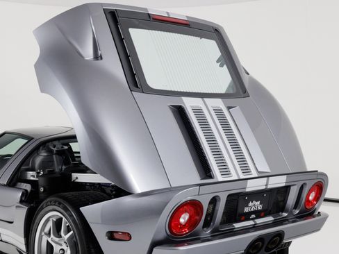 Used 2006 Ford GT RWD image 50