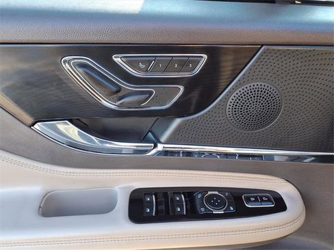 Certified 2023 Lincoln Corsair Reserve w/ Equipment Group 201A image 8