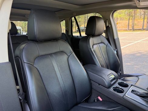 Used 2015 Lincoln MKX AWD w/ Equipment Group 102A image 20