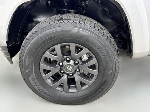 Certified 2023 Toyota Tacoma SR5 w/ Black Out Package (TMS) image 27