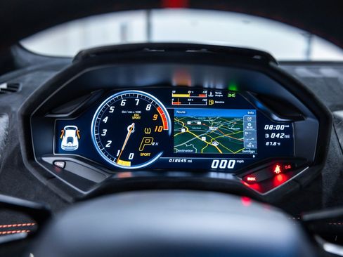 Used 2018 Lamborghini Huracan Performante AWD/4WD image 44
