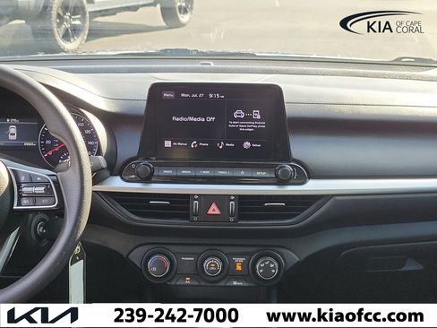 Used 2024 Kia Forte LXS w/ LXS Technology Package FWD image 17