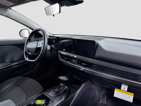 Used 2025 Kia K4 FWD image 27