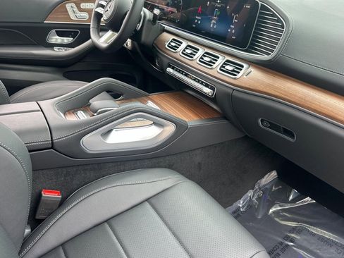 New 2026 Mercedes-Benz GLS 450 4MATIC image 27