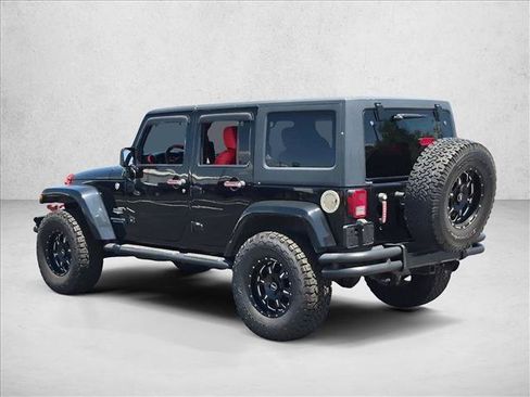 Used 2013 Jeep Wrangler Unlimited Sahara w/ Connectivity Group AWD/4WD image 8