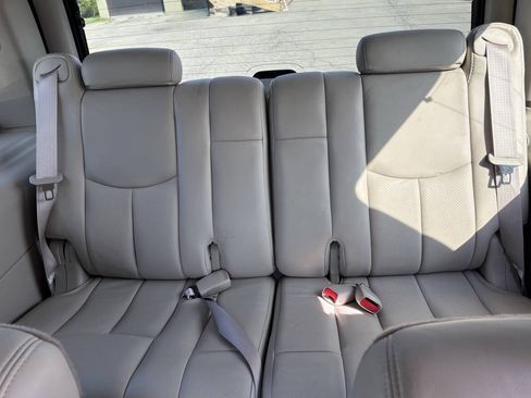 Used 2004 Cadillac Escalade AWD image 13