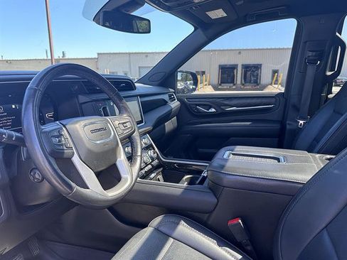 Used 2022 GMC Yukon Denali AWD/4WD image 2