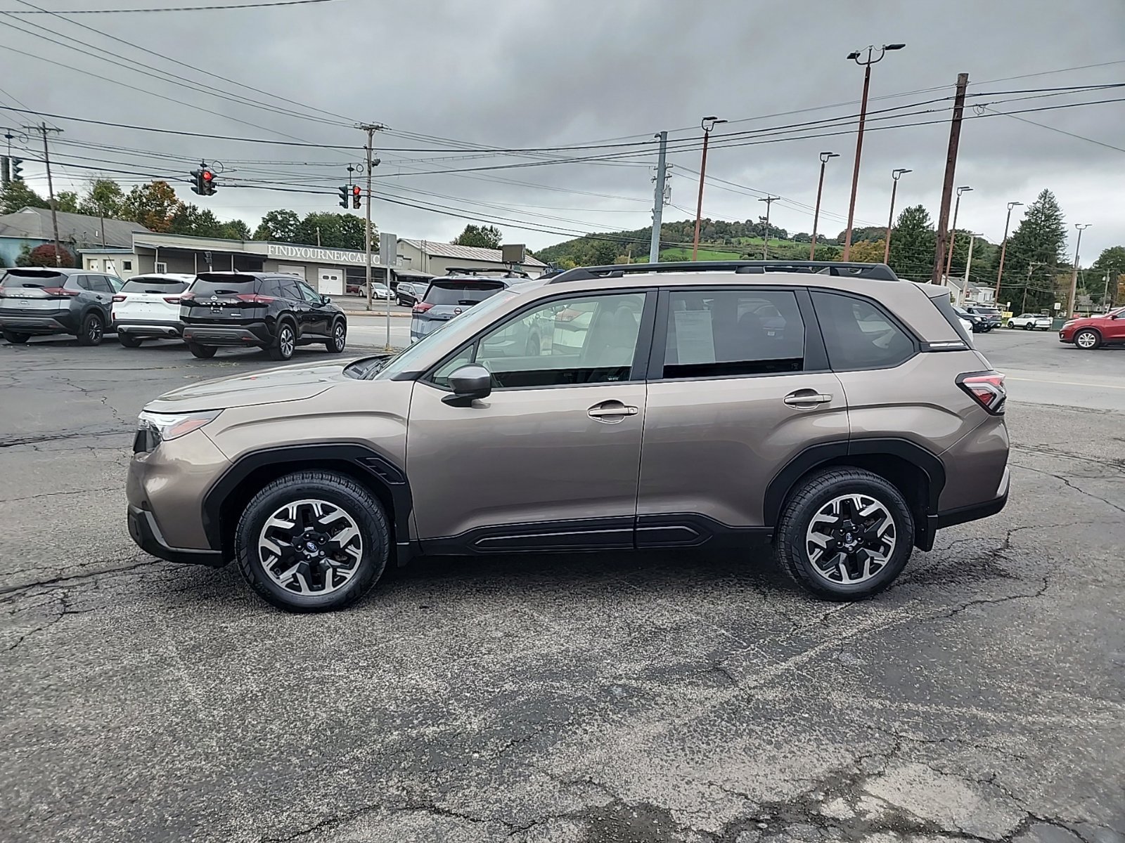 Used 2025 Subaru Forester Premium AWD/4WD image 5