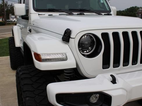 Used 2023 Jeep Wrangler Unlimited Sahara AWD/4WD image 5