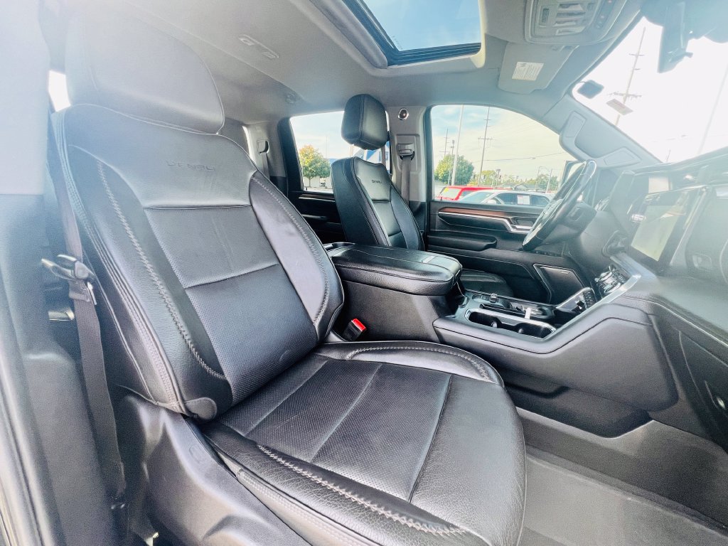 Used 2024 GMC Sierra 3500 Denali w/ Denali Reserve Package AWD/4WD image 39