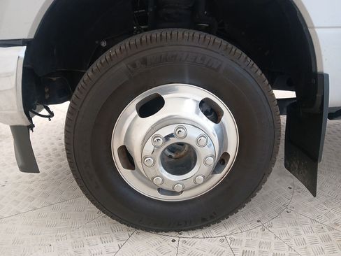 Used 2022 Ford F350 Lariat w/ Lariat Ultimate Package AWD/4WD image 9