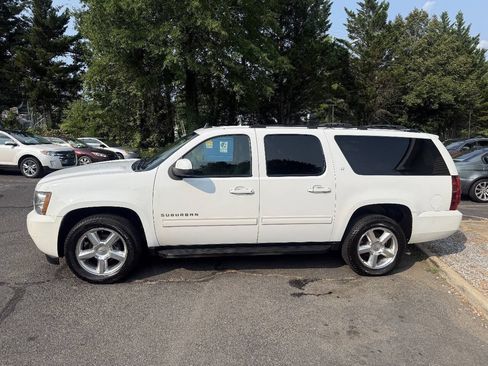 Used 2012 Chevrolet Suburban LT AWD/4WD image 4