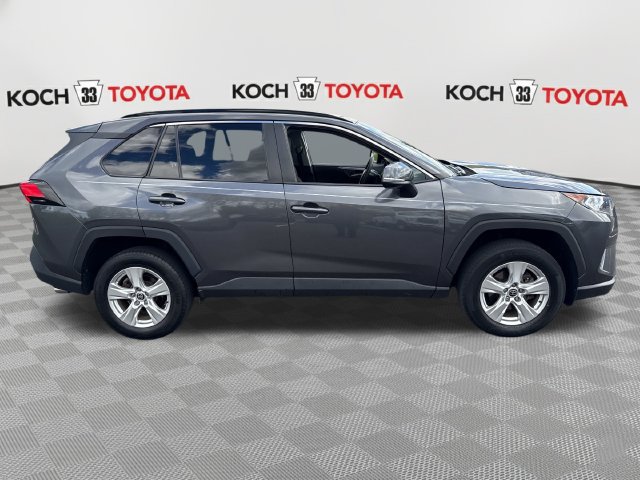 Used 2021 Toyota RAV4 XLE w/ Convenience Package FWD image 9
