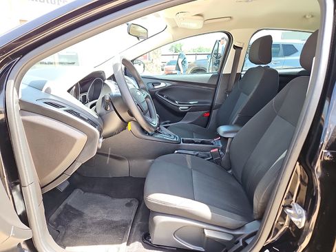 Used 2018 Ford Focus SE FWD image 9