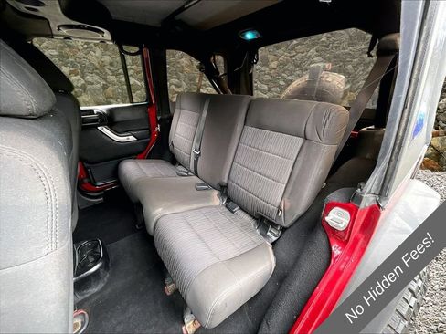 Used 2012 Jeep Wrangler Unlimited Rubicon w/ Connectivity Group AWD/4WD image 23