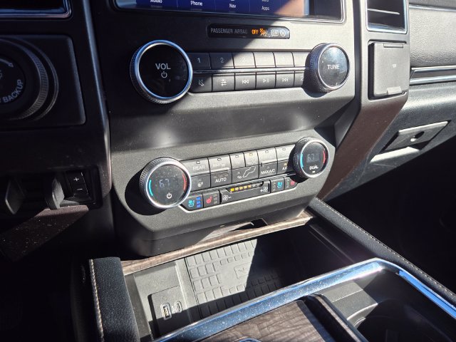 Used 2020 Ford Expedition Limited w/ Equipment Group 302A AWD/4WD image 20