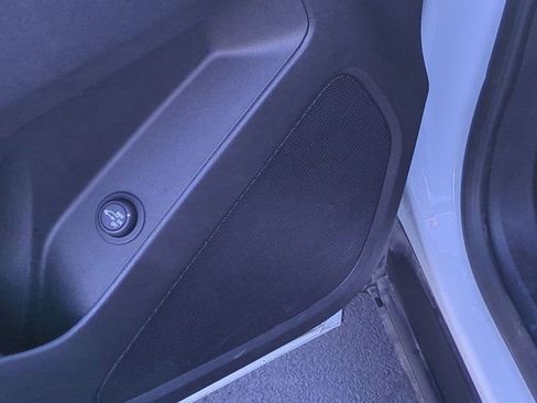 Used 2024 Chevrolet Equinox LT image 17