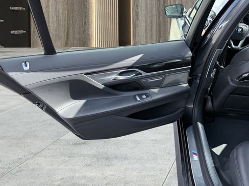 Used 2019 BMW 750i 750i w/ M Sport Package image 62