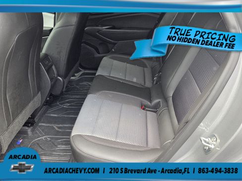 Used 2025 Chevrolet Trax LT w/ Driver Confidence Package FWD image 4