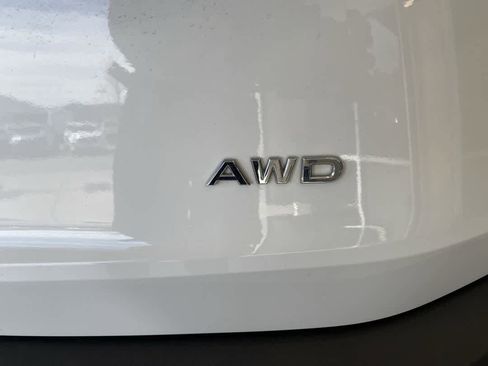 Used 2021 Nissan Rogue S AWD/4WD image 19