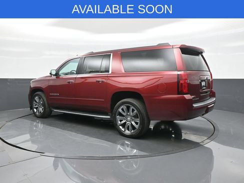 Used 2018 Chevrolet Suburban Premier AWD/4WD image 5