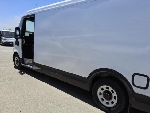 Used 2023 Chevrolet Brightdrop 600 w/ Active Safety Package 2 AWD/4WD image 7