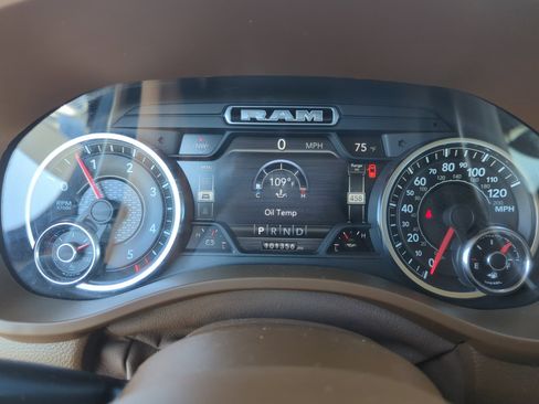 Used 2021 RAM 1500 Laramie image 11