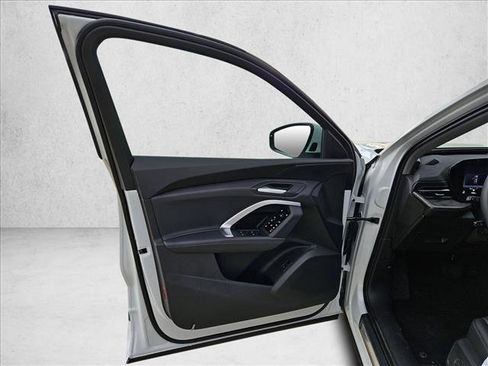 New 2026 Audi Q5 Premium image 16