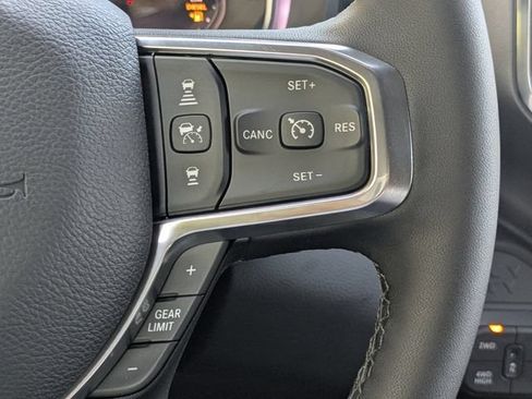 New 2026 RAM 2500 Laramie AWD/4WD image 26