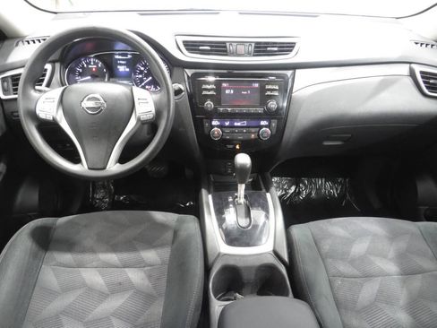 Used 2016 Nissan Rogue SV w/ SV Moonroof Package AWD/4WD image 9