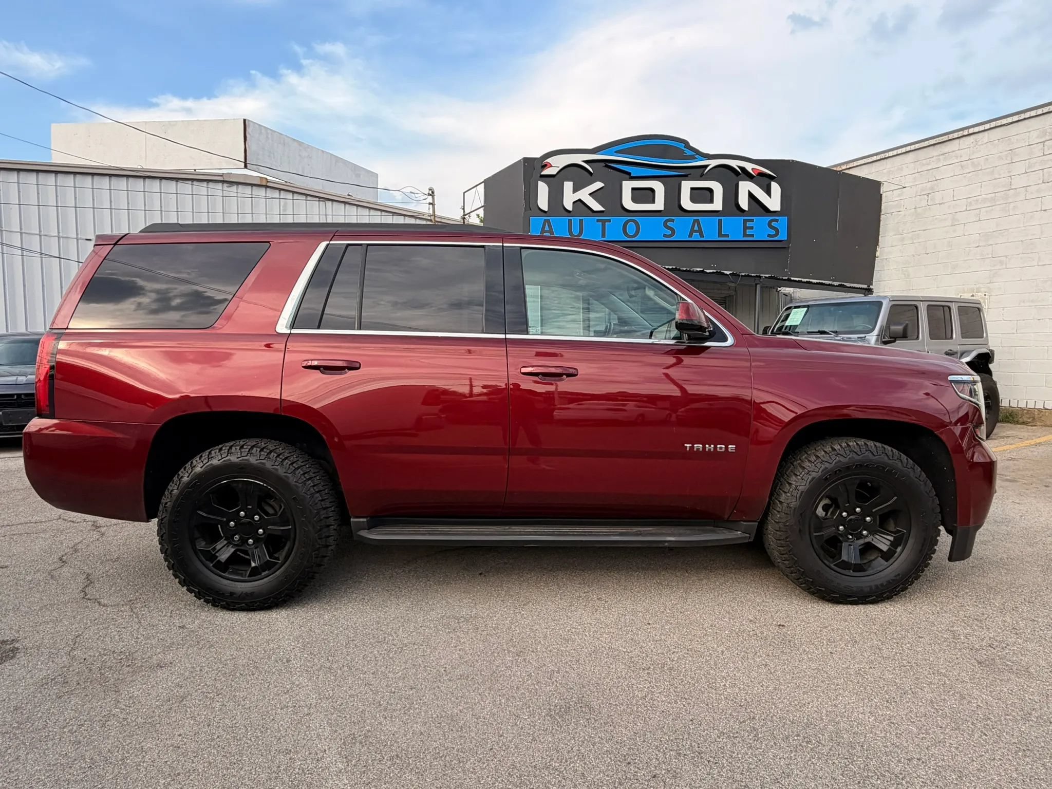 Used 2019 Chevrolet Tahoe LS w/ Max Trailering Package AWD/4WD image 4