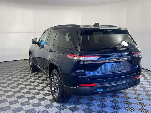 Used 2023 Jeep Grand Cherokee Trailhawk w/ Advanced Protech Group II AWD/4WD image 9