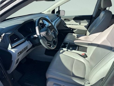 Used 2023 Honda Odyssey EX-L image 18