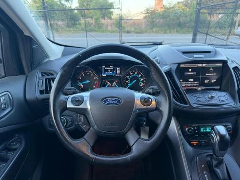 Used 2015 Ford Escape SE w/ Equipment Group 201A FWD image 13