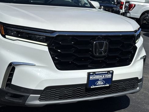 Used 2025 Honda Pilot Elite image 8