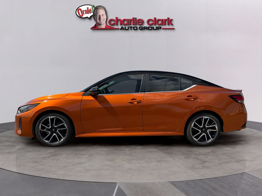 Used 2025 Nissan Sentra SR FWD image 2