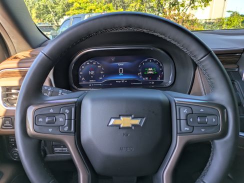 Used 2024 Chevrolet Suburban High Country image 27