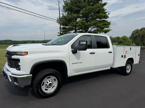 Used 2024 Chevrolet Silverado 2500 W/T w/ WT Convenience Package AWD/4WD image 2