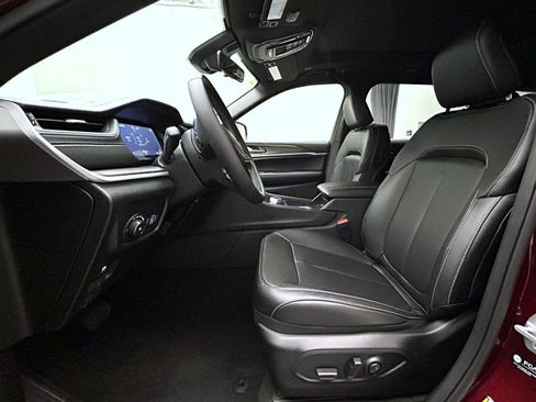 New 2025 Jeep Grand Cherokee L Limited image 10