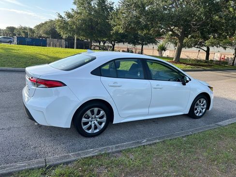 Used 2024 Toyota Corolla LE FWD image 6
