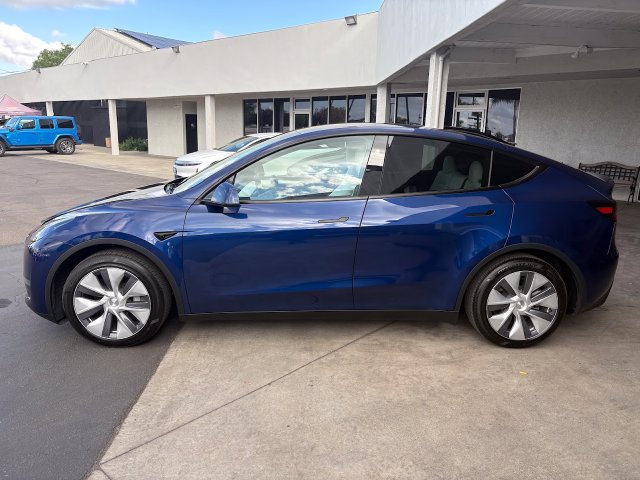 Used 2024 Tesla Model Y Long Range AWD/4WD image 16