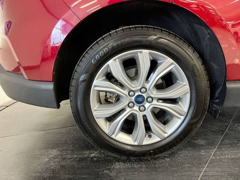 Used 2019 Ford Edge Titanium w/ Cold Weather Package AWD/4WD image 10