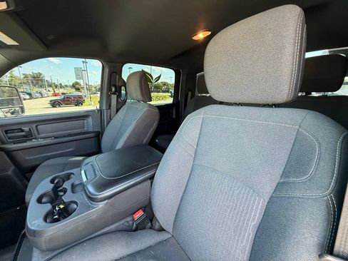 Used 2024 RAM 3500 Tradesman w/ Chrome Appearance Group AWD/4WD image 14