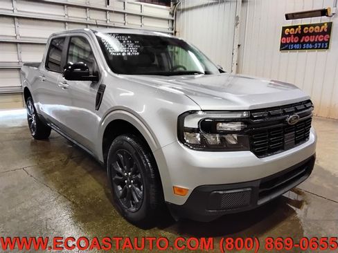 Used 2024 Ford Maverick Lariat w/ Black Appearance Package FWD image 1