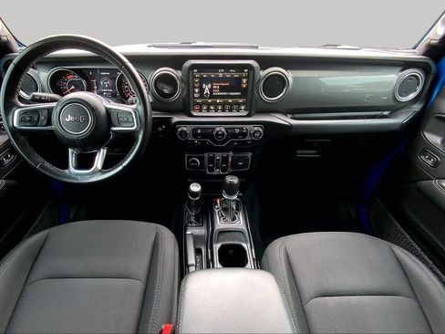 Used 2022 Jeep Wrangler Unlimited Sahara AWD/4WD image 15