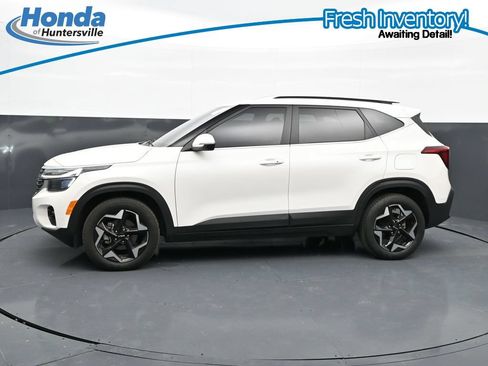 Used 2025 Kia Seltos EX FWD image 6