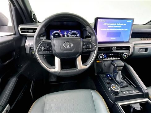 Used 2025 Toyota 4Runner Trailhunter AWD/4WD image 6