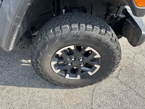 Used 2025 Jeep Wrangler Rubicon image 12