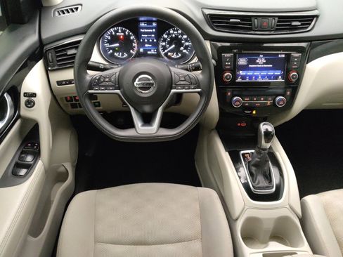 Used 2020 Nissan Rogue Sport SV FWD image 22